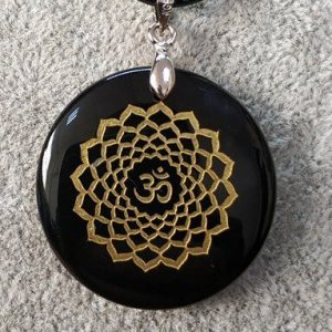 Collier pendentif en obsidienne naturelle fleur de vie et cercle magique divinations sri yantra triqueta metatrone 3