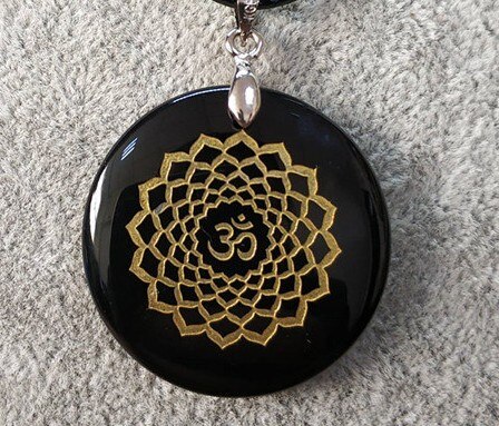 Collier pendentif en obsidienne naturelle fleur de vie et cercle magique divinations sri yantra triqueta metatrone 3
