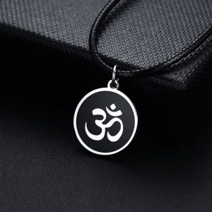 LETAPI collier pendentif amulette en acier inoxydable couleur argent AUM OM Ohm bouddhiste hinduisme Yoga porte 3